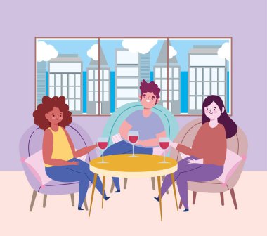 Sosyal uzaklık restoranı ya da kafe, insanlar cam şarapla kutlama yapıyor, covid 19 coronavirüs, yeni normal bir hayat.