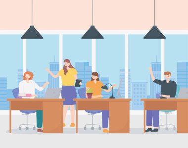 eş zamanlı çalışma, ofis çalışanları dizüstü bilgisayar ve bilgisayarla çalışıyor