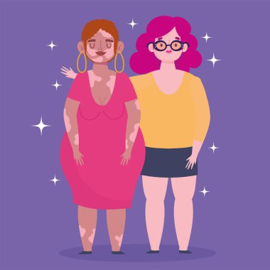 Mükemmel olmayan, kıvrımlı kadın ve vitiligo 'su olan kadın.