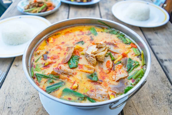 Tom Yum Suppe Würzige Thailändische Speisen Mit Fisch Oder Garnelen — Stockfoto
