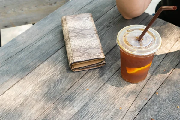 Iced lemon tea on table wood background — Stock Photo, Image