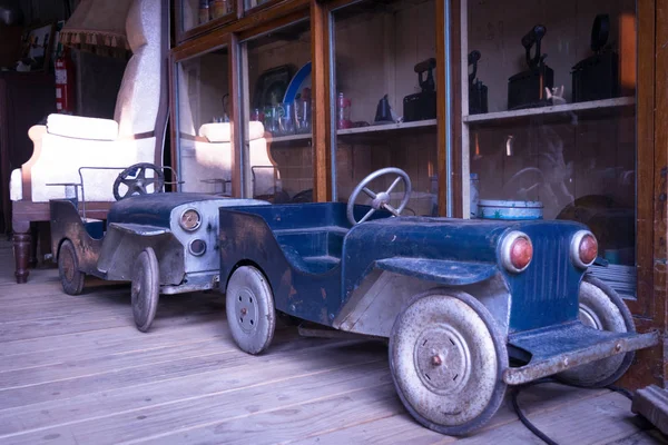 Rocznika samochód zabawka w stylu Vintage tła — Zdjęcie stockowe