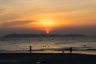 Güzel gün batımı ve beach koh Larne, larn Adası, pattaya 