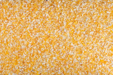 Lapa pişirmek için ezilmiş kurutulmuş mısır sarısı tahıl.