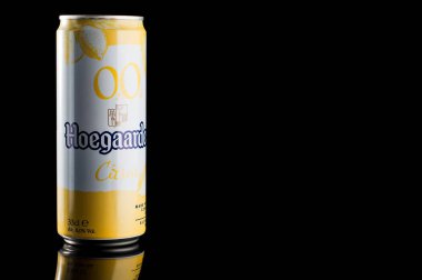 Kiev, Ukrayna - 16 Mart 2019: Alkolsüz içecek hoegaarden ci