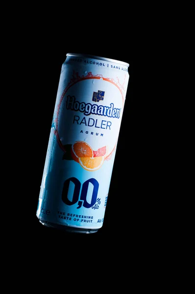 Kijev, Ukrajna-március 16 2019: alkoholmentes drinkhoegaarden rad — Stock Fotó