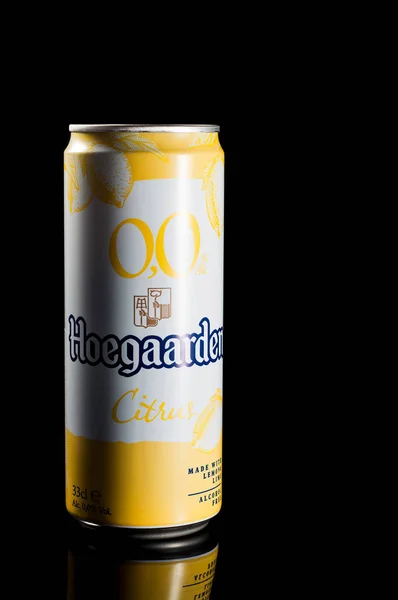 Kijev, Ukrajna-március 16 2019: alkoholmentes ital Hoegaarden CI — Stock Fotó