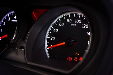Araba hız saatte kilometre ile.