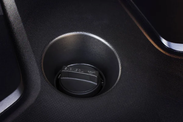 Engine oil cap installed on a car engine. — Stock Photo, Image