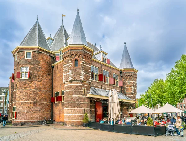 Amsterdam Mei 2018 Locals Toeristen Eten Drinken Een Restaurant Gelegen — Stockfoto