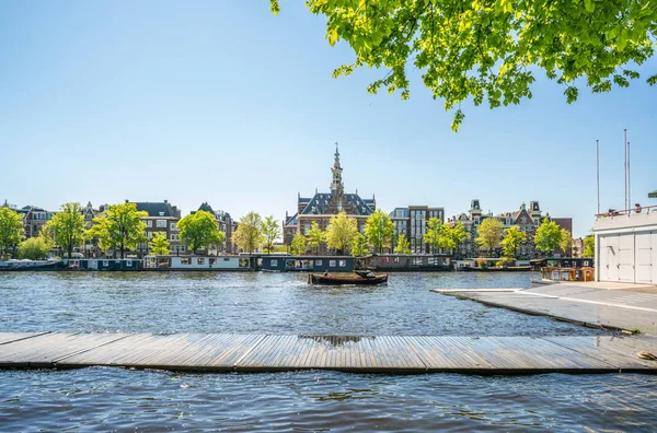 Amsterdam Mei 2018 Kleine Boot Met Passagiers Zeilen Rivier Amstel — Stockfoto