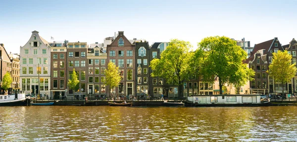 Amsterdam Mei 2018 Uitzicht Rivier Amstel Gevuld Met Kleine Boten — Stockfoto