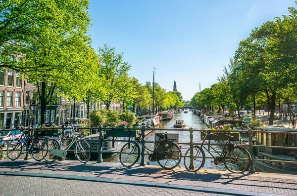 Амстердам Мая 2018 Prinsengracht Background Westertoren Western Tower Sunny Day — стоковое фото