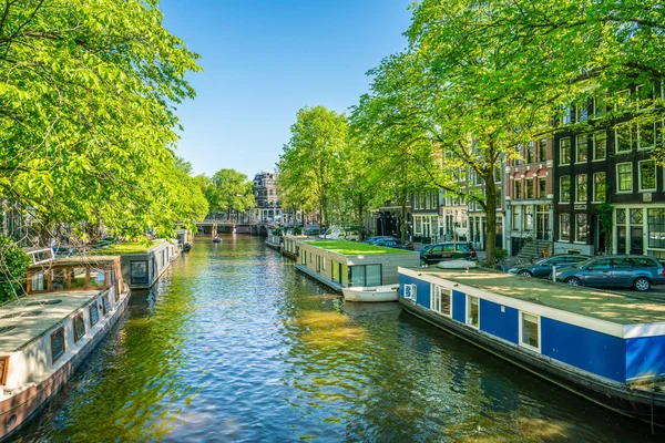 Amsterdam Maj 2018 Brouwersgracht Med Traditionella Hus Och Flytande Hus — Stockfoto