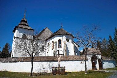 Liptovska Mara Gelen Meryem Ana kilisesinin Çekici sergi - Liptov köy Müzesi - açık hava müzesi Pribylina.