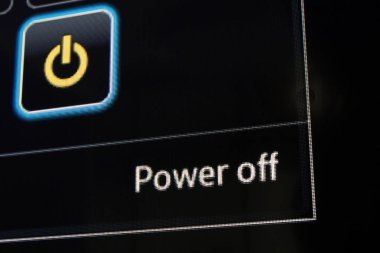 Siyah zeminli bilgisayar ekranında güç kapatma