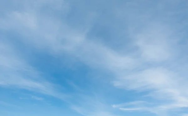 Cielo Azul Con Paisaje Nublado Blanco Durante Día —  Fotos de Stock