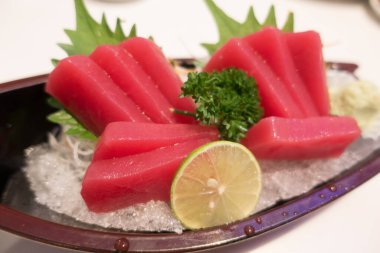 Japon restoranında Akami (ton balığı) sashimi