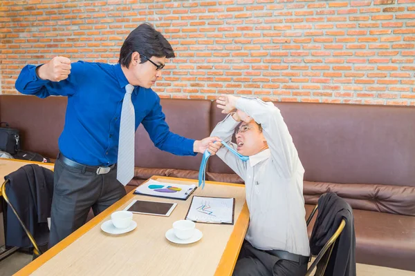 Homme Affaires Battant Dans Café Bureau — Photo