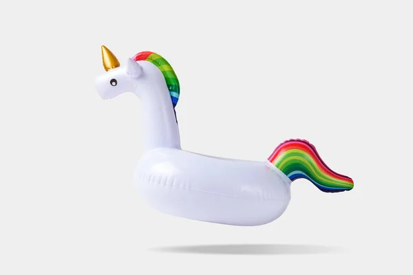 Juguete Inflable Piscina Del Unicornio Fondo Blanco Concepto Verano Mínimo — Foto de Stock