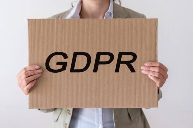 Gdpr. Genç bir kadın yazıt genel veri koruma yönetmeliği gizlidir. Siber güvenlik ve Gizlilik.