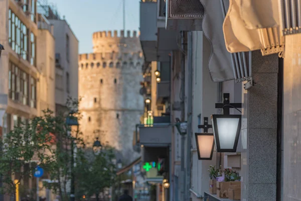 Bella vista della Torre Bianca durante l'alba a Salonicco — Foto Stock