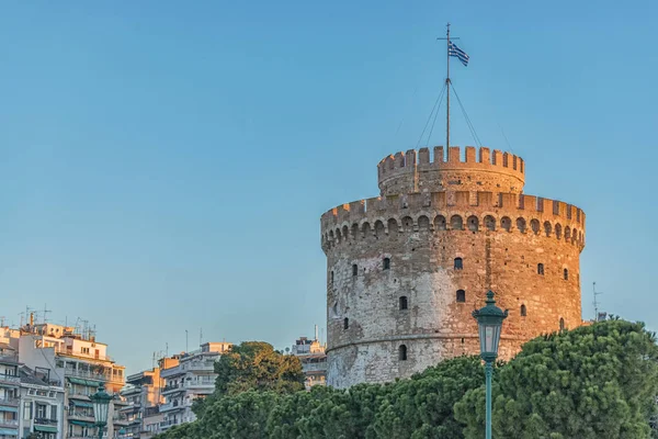 Beautiful  view of White Tower during sunrise in Thessaloniki, Greece. — Stock Photo, Image