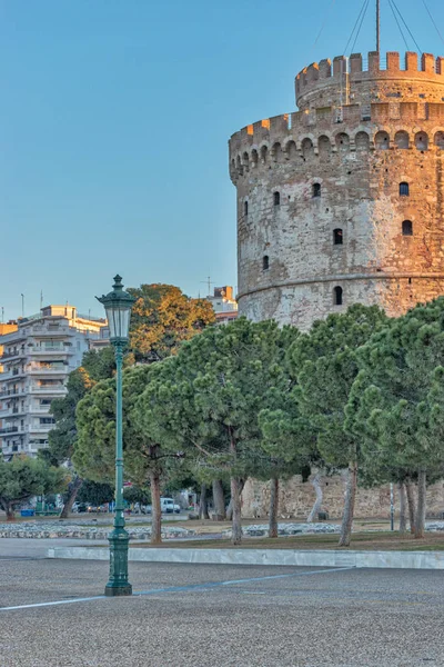 Beautiful  view of White Tower during sunrise in Thessaloniki, Greece. — Stock Photo, Image