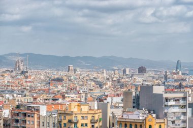 Hava panoramik Barcelona şehir manzarası ve İspanya Sagrada familia.