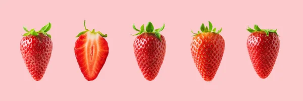 Fresas diferentes sobre fondo brillante. Concepto alimentario mínimo —  Fotos de Stock