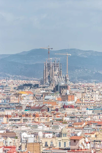 Aerial panoramautsikt över Barcelona city skyline och Sagrada familia i Spanien. — Stockfoto