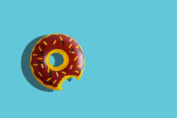 Brinquedo inflável da associação do donut no fundo azul. Condição mínima de verão — Fotografia de Stock