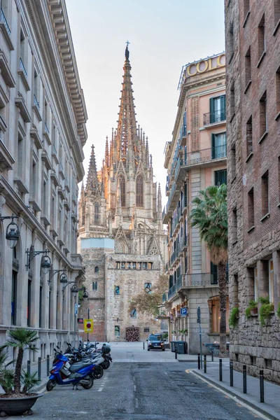 Catedral Gótica de Barcelona ao nascer do sol, Espanha . — Fotografia de Stock