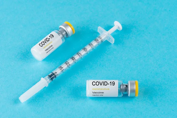 Frasco Para Injetáveis Vidro Vacina Contra Coronavirus Com Uma Seringa — Fotografia de Stock