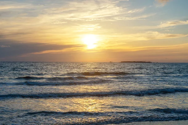 Sommer Hintergrund Mit Tropischem Strand Bei Sonnenuntergang Urlaubs Und Reisekonzept — Stockfoto