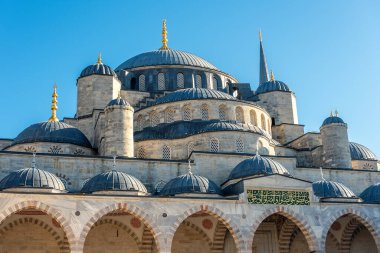 İstanbul, Türkiye 'deki Mavi Cami veya Sultanahmet Camii' ne yakın çekim.