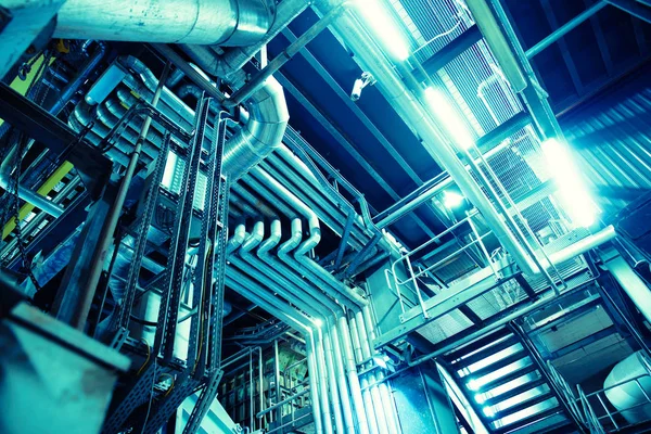 Ausrüstung Kabel Und Rohrleitungen Wie Einem Modernen Industriekraftwerk Industriegebiet Stahlrohre — Stockfoto