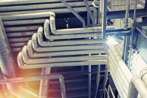 Berendezések Kábelek Csővezetékek Egy Modern Ipari Erőmű Belsejében Ipari Övezet — Stock Fotó
