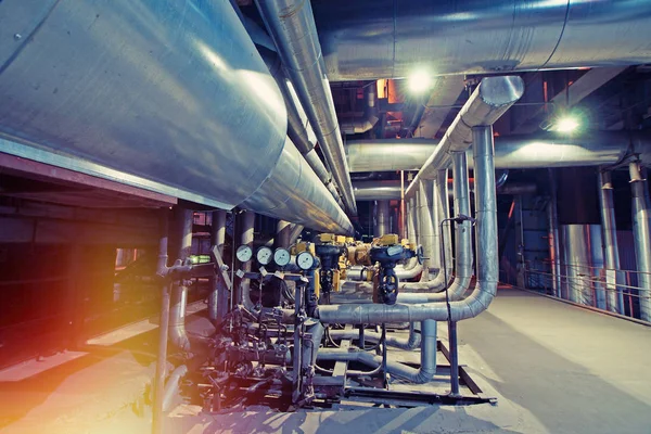 Berendezések Kábelek Csővezetékek Egy Modern Ipari Erőmű Belsejében Ipari Övezet — Stock Fotó