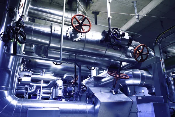 Vybavení Kabely Potrubí Nacházejí Moderním Průmyslovém Energetickém Plánu — Stock fotografie