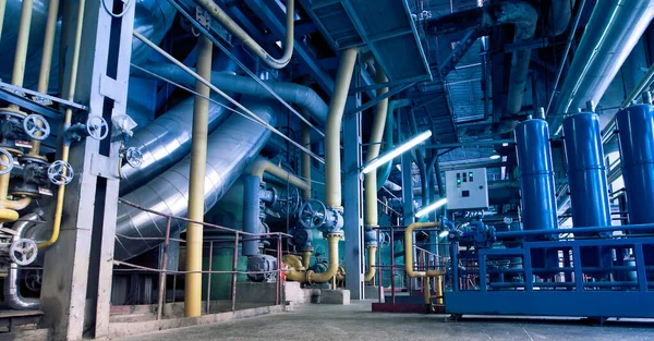 Ausrüstung Kabel Und Rohrleitungen Inneren Eines Industriekraftwerks — Stockfoto