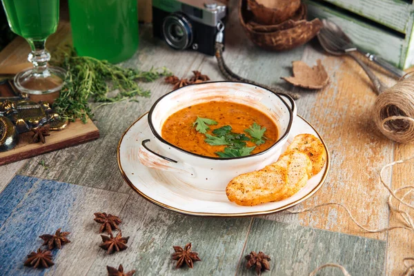Gourmet lentil soup with croutons and lemon — Stock Image Gourmet lentil soup with croutons and lemon Stock Photo