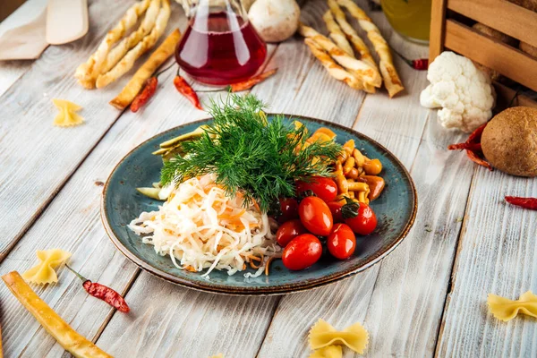 Apéritif russe aux légumes marinés — Photo