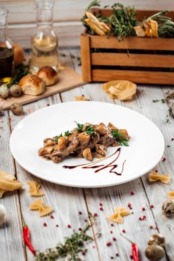 Şampiyonlu gurme dana eti madalyonları.