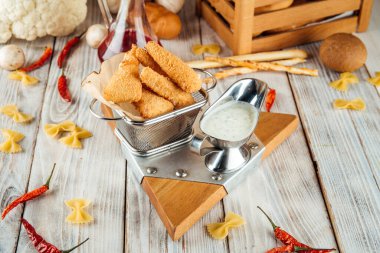 Tartar soslu kızarmış mozarella.