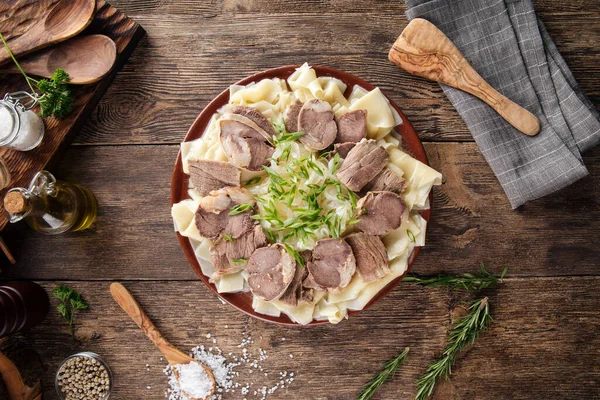 Kazak ulusal yemeği beshbarmak