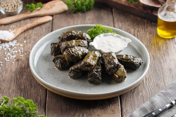 Dolma yapraklı Gürcistan üzümü 