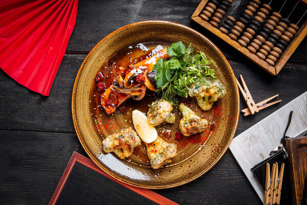 Филе лосося с жареной цветной капустой