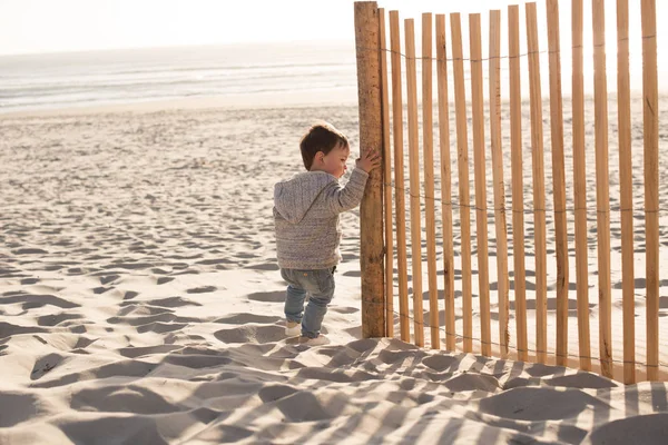 Toddler Having Great Fun Beach — Stock Photo, Image