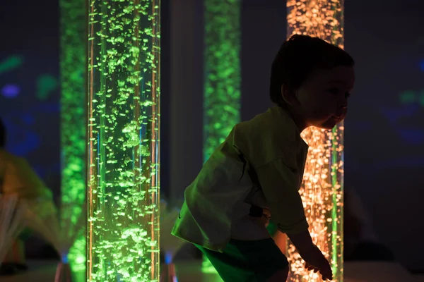 Young Kid Exploring Multi Sensory Space Snoezelen Concept — Stock Photo, Image